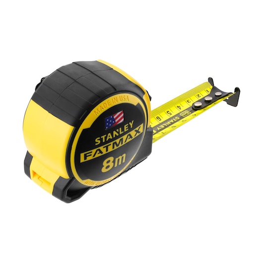 STANLEY FMHT0-36327 tape measure, FATMAX 8m, black and yellow case, front angle, extended yellow blade.