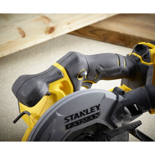 Photo of STANLEY SFMCS500M1K circular saw handle and blade close-up, black and yellow details visible.