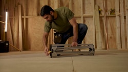 Video STANLEY® FATMAX® 1135kg Folding Adjustable Height Metal Sawhorse (Pair)