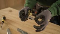 Video STANLEY 99E Classic Retractable Blade Utility Knife Video STANLEY 99E Classic Retractable Blade Utility Knife